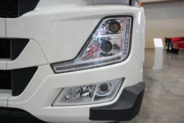 ���������콢KX 14.5L LNG 630���� 6X4 Ӯ�� AMT����һ�� ǣ����ͼƬ