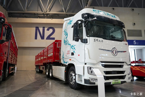 东风天龙旗舰KX 14.5L LNG 630马力 6X4 赢动 AMT手自一体 牵引车