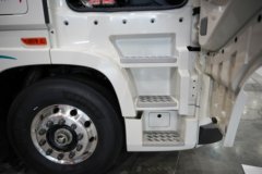 东风天龙旗舰KX 14.5L LNG 630马力 6X4 赢动 AMT手自一体 牵引车