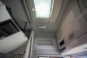 ���������콢KX 14.5L LNG 630���� 6X4 Ӯ�� AMT����һ�� ǣ����ͼƬ