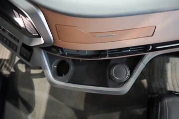 ���������콢KX 14.5L LNG 630���� 6X4 Ӯ�� AMT����һ�� ǣ����ͼƬ