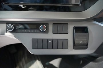 ���������콢KX 14.5L LNG 630���� 6X4 Ӯ�� AMT����һ�� ǣ����ͼƬ