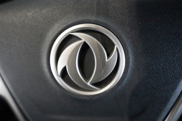 ���������콢KX 14.5L LNG 630���� 6X4 Ӯ�� AMT����һ�� ǣ����ͼƬ