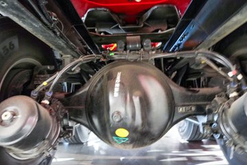 ���������콢KX 14.5L LNG 630���� 6X4 Ӯ�� AMT����һ�� ǣ����ͼƬ