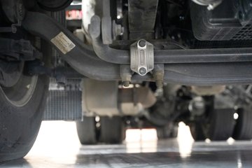 ���������콢KX 14.5L LNG 630���� 6X4 Ӯ�� AMT����һ�� ǣ����ͼƬ