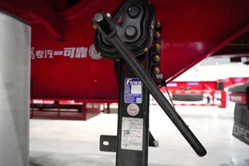 ���������콢KX 14.5L LNG 630���� 6X4 Ӯ�� AMT����һ�� ǣ����ͼƬ