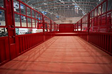 ���������콢KX 14.5L LNG 630���� 6X4 Ӯ�� AMT����һ�� ǣ����ͼƬ