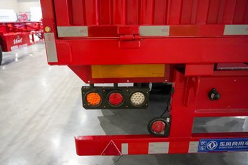 ���������콢KX 14.5L LNG 630���� 6X4 Ӯ�� AMT����һ�� ǣ����ͼƬ