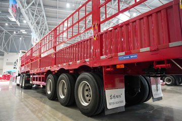 ���������콢KX 14.5L LNG 630���� 6X4 Ӯ�� AMT����һ�� ǣ����ͼƬ