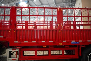 ���������콢KX 14.5L LNG 630���� 6X4 Ӯ�� AMT����һ�� ǣ����ͼƬ