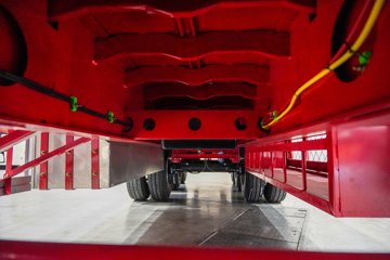 ���������콢KX 14.5L LNG 630���� 6X4 Ӯ�� AMT����һ�� ǣ����ͼƬ