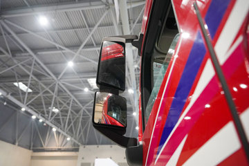 ��������KL 12.9L LNG 520���� 6X4 ����14�� ǣ����ͼƬ