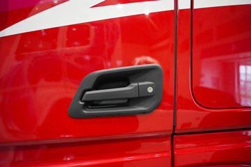 ��������KL 12.9L LNG 520���� 6X4 ����14�� ǣ����ͼƬ