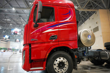 ��������KL 12.9L LNG 520���� 6X4 ����14�� ǣ����ͼƬ