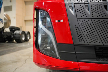 ��������KL 12.9L LNG 520���� 6X4 ����14�� ǣ����ͼƬ