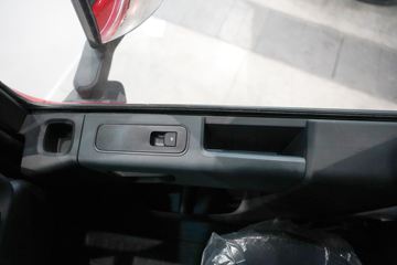 ��������KL 12.9L LNG 520���� 6X4 ����14�� ǣ����ͼƬ