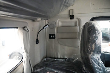 ��������KL 12.9L LNG 520���� 6X4 ����14�� ǣ����ͼƬ