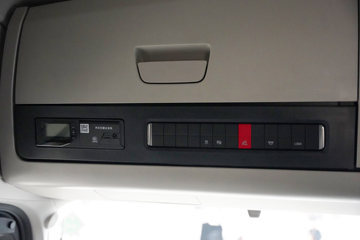 ��������KL 12.9L LNG 520���� 6X4 ����14�� ǣ����ͼƬ