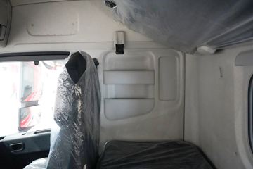 ��������KL 12.9L LNG 520���� 6X4 ����14�� ǣ����ͼƬ