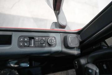 ��������KL 12.9L LNG 520���� 6X4 ����14�� ǣ����ͼƬ