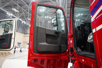 ��������KL 12.9L LNG 520���� 6X4 ����14�� ǣ����ͼƬ