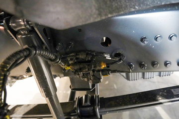 ��������KL 12.9L LNG 520���� 6X4 ����14�� ǣ����ͼƬ