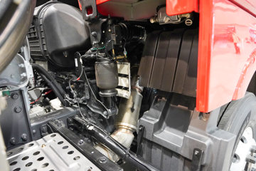 ��������KL 12.9L LNG 520���� 6X4 ����14�� ǣ����ͼƬ