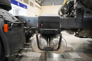 ��������KL 12.9L LNG 520���� 6X4 ����14�� ǣ����ͼƬ