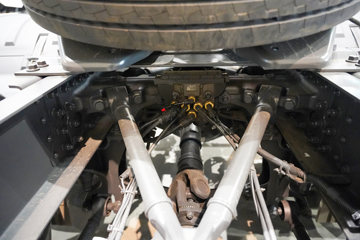 ��������KL 12.9L LNG 520���� 6X4 ����14�� ǣ����ͼƬ