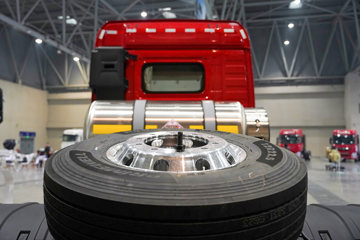 ��������KL 12.9L LNG 520���� 6X4 ����14�� ǣ����ͼƬ