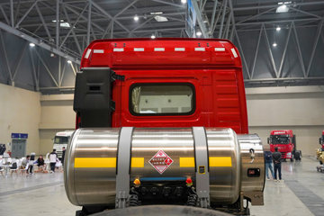 ��������KL 12.9L LNG 520���� 6X4 ����14�� ǣ����ͼƬ