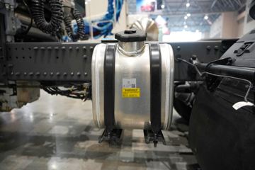 ��������KL 12.9L LNG 520���� 6X4 ����14�� ǣ����ͼƬ