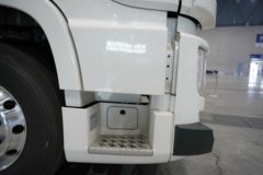 东风商用车 天龙旗舰KX 王者版 12.5L柴油 580马力 4X2 AMT自动档 牵引车 东风商用车 天龙旗舰KX 王者版 12.5L柴油 580马力 4X2 AMT自动档 牵引车