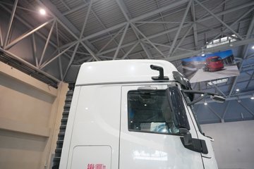 �������ó� �����콢KX ���߰� 12.5L���� 580���� 4X2 AMT�Զ��� ǣ����ͼƬ