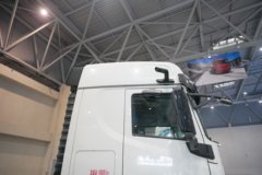 东风商用车 天龙旗舰KX 王者版 12.5L柴油 580马力 4X2 AMT自动档 牵引车 东风商用车 天龙旗舰KX 王者版 12.5L柴油 580马力 4X2 AMT自动档 牵引车