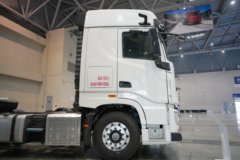 东风商用车 天龙旗舰KX 王者版 12.5L柴油 580马力 4X2 AMT自动档 牵引车 东风商用车 天龙旗舰KX 王者版 12.5L柴油 580马力 4X2 AMT自动档 牵引车