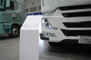 �������ó� �����콢KX ���߰� 12.5L���� 580���� 4X2 AMT�Զ��� ǣ����ͼƬ