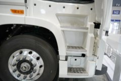 东风商用车 天龙旗舰KX 王者版 12.5L柴油 580马力 4X2 AMT自动档 牵引车 东风商用车 天龙旗舰KX 王者版 12.5L柴油 580马力 4X2 AMT自动档 牵引车