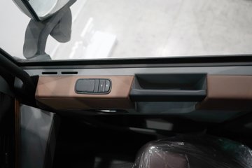 �������ó� �����콢KX ���߰� 12.5L���� 580���� 4X2 AMT�Զ��� ǣ����ͼƬ