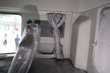 �������ó� �����콢KX ���߰� 12.5L���� 580���� 4X2 AMT�Զ��� ǣ����ͼƬ