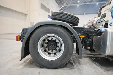 �������ó� �����콢KX ���߰� 12.5L���� 580���� 4X2 AMT�Զ��� ǣ����ͼƬ