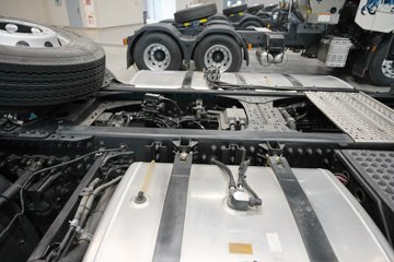 �������ó� �����콢KX ���߰� 12.5L���� 580���� 4X2 AMT�Զ��� ǣ����ͼƬ