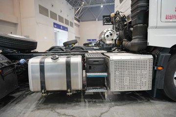 �������ó� �����콢KX ���߰� 12.5L���� 580���� 4X2 AMT�Զ��� ǣ����ͼƬ