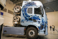 东风天龙KH 14.5L LNG 630马力 6X4 赢动14档 AMT自动档 牵引车