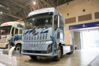 东风天龙KH 14.5L LNG 630马力 6X4 赢动14档 AMT自动档 牵引车