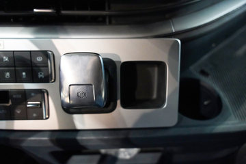 ��������KH 14.5L LNG 630���� 6X4 Ӯ��14�� AMT�Զ��� ǣ����ͼƬ