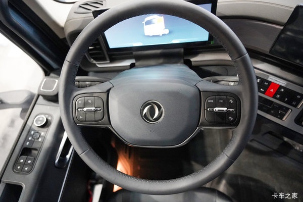 东风天龙KH 630马力AMT LNG牵引车详解