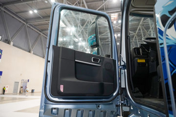 ��������KH 14.5L LNG 630���� 6X4 Ӯ��14�� AMT�Զ��� ǣ����ͼƬ