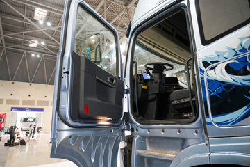 ��������KH 14.5L LNG 630���� 6X4 Ӯ��14�� AMT�Զ��� ǣ����ͼƬ