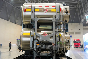 ��������KH 14.5L LNG 630���� 6X4 Ӯ��14�� AMT�Զ��� ǣ����ͼƬ